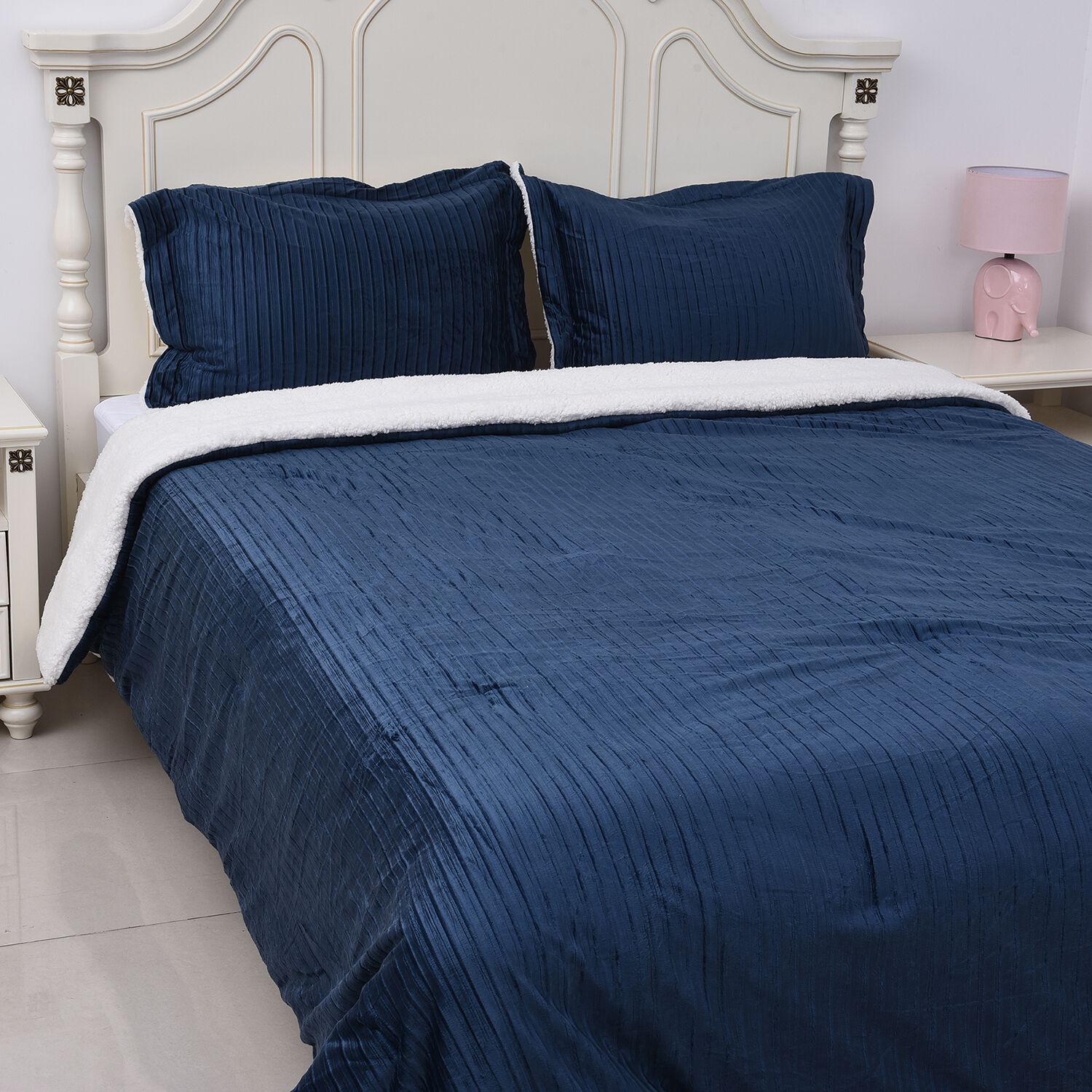 Luxury Edition Super Soft and Plush Pleated Faux Mink Sherpa Comforter Set and 2 Pillow Cases - Duve