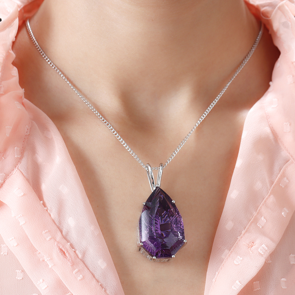 Lusaka Amethyst Pendant with Chain (Size 20) in Sterling Silver 100.00 Ct, Silver Wt. 8.00 Gms