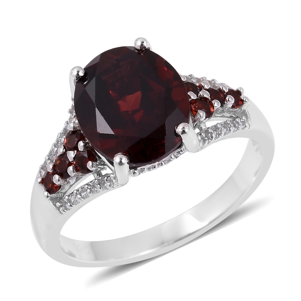 5.25 Ct Mozambique Garnet and Zircon Solitaire Ring in Rhodium Plated Silver