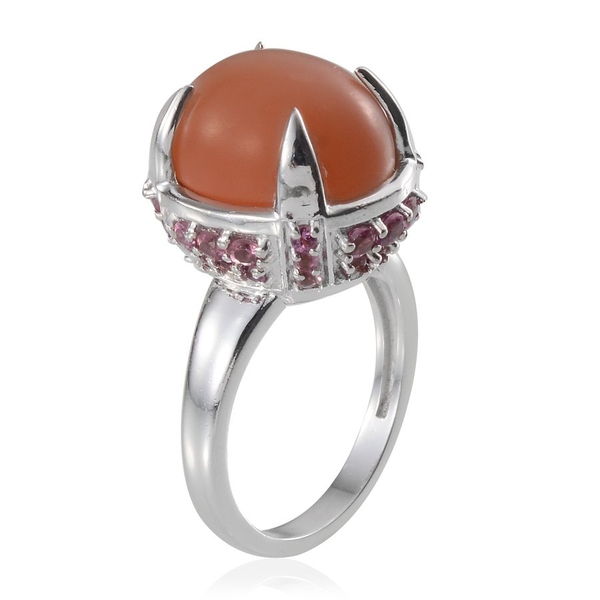 Mitiyagoda Peach Moonstone (Ovl 8.25 Ct), Rhodolite Garnet Ring in Platinum Overlay Sterling Silver 11.000 Ct.