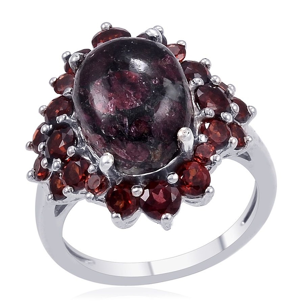 Eudialyte (Ovl 6.25 Ct), Mozambique Garnet Ring in Platinum Overlay Sterling Silver 9.000 Ct.