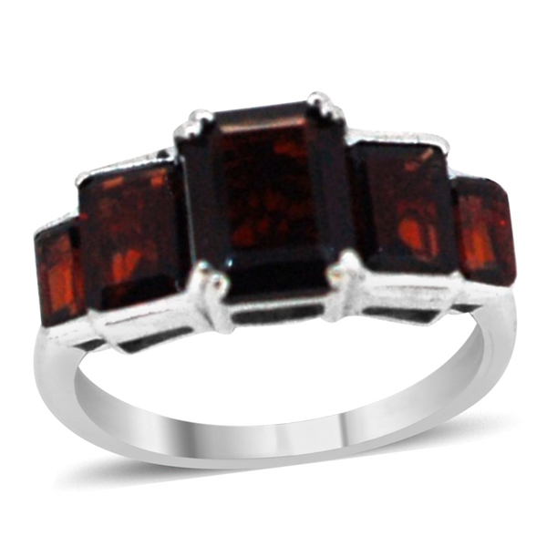 Mozambique Garnet (Oct 2.47 Ct) 5 Stone Ring in Rhodium Plated Sterling Silver 5.750 Ct.