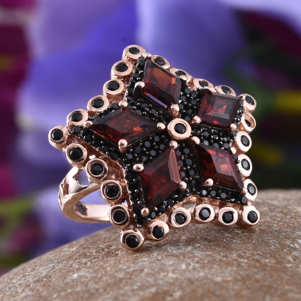 GP Mozambique Garnet, Kanchanaburi Blue Sapphire and Boi Ploi Black Spinel Ring in Rose Gold Overlay Sterling Silver 4.000 Ct. Silver wt 7.80 Gms. Number of Gemstone 117