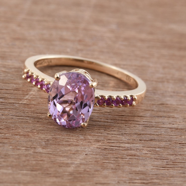 Celebrity Inspired - ILIANA 18K Y Gold AAAA Brazilian Kunzite (Ovl 3.35 Ct), AAAA Pink Sapphire Ring 3.500 Ct.