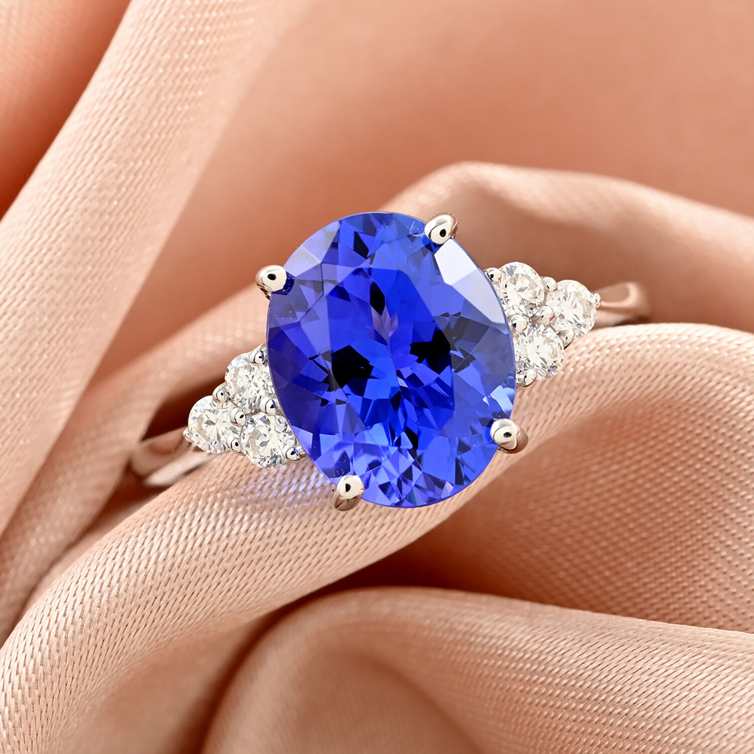 950 Platinum AGI Certificate AAAA Tanzanite White Diamond (VS-E-F) Ring 3.00 Ct, Platinum Wt. 4.40 Gms