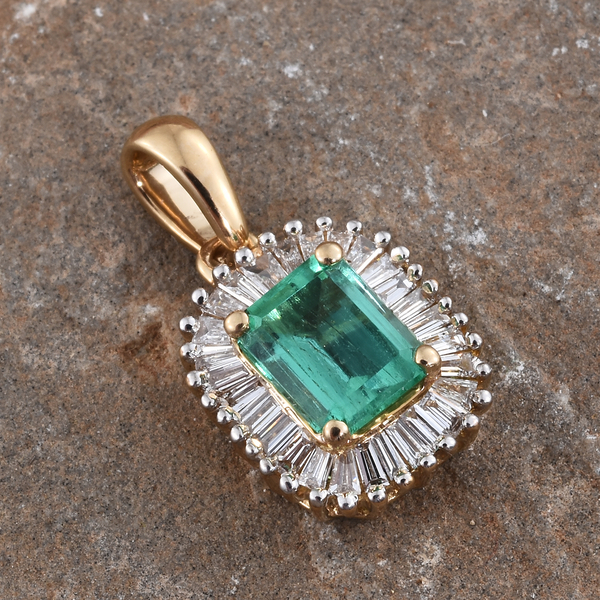 ILIANA 18K Yellow Gold 1.05 Ct AAA Boyaca Colombian Emerald Halo Pendant with Diamond (SI/G-H)