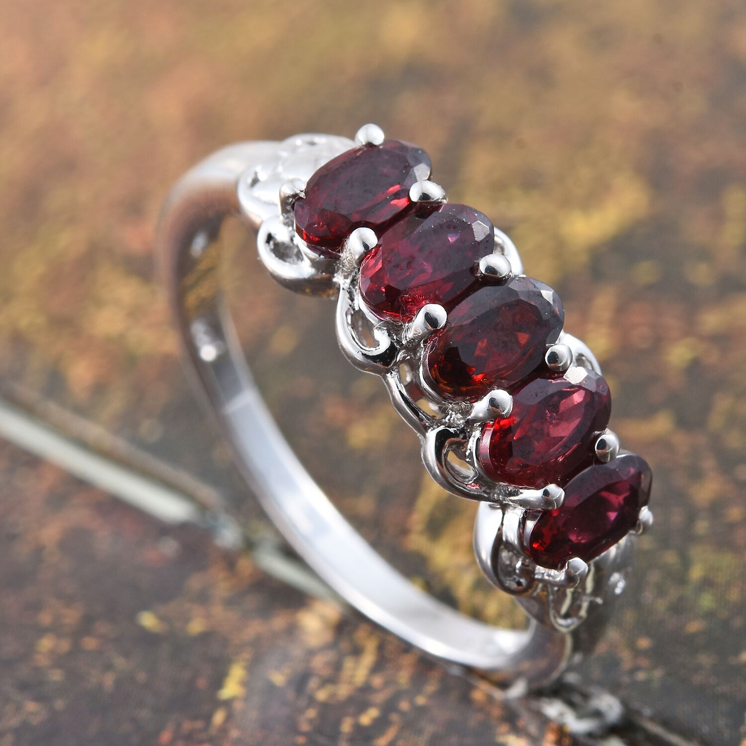 Arizona Anthill Garnet (Ovl) 5 Stone Ring in Platinum Overlay Sterling Silver 1.250 Ct.