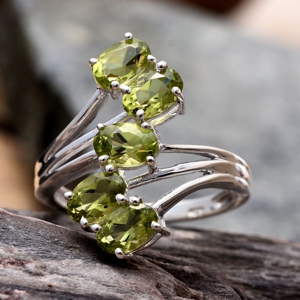 AA Hebei Peridot (Ovl) 5 Stone Crossover Ring in Sterling Silver 2.250 Ct.