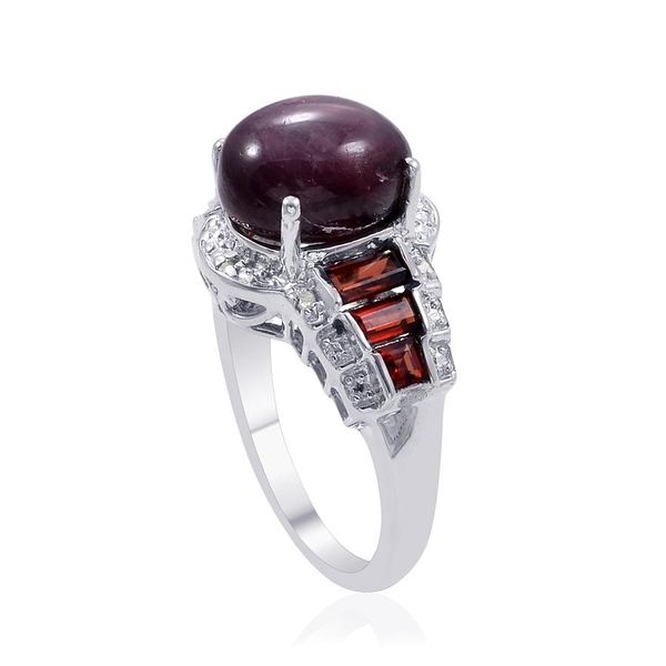 Star Ruby (Ovl 8.00 Ct), Mozambique Garnet and Diamond Ring in Platinum Overlay Sterling Silver 9.000 Ct.