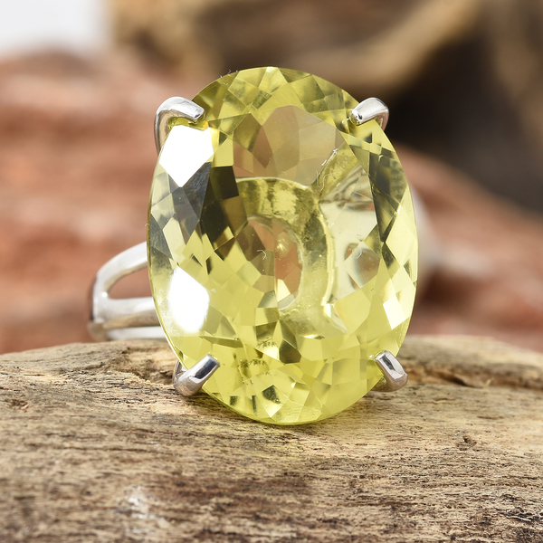 Natural Ouro Verde Quartz (Ovl 24x18 mm) Ring in Platinum Overlay Sterling Silver 26.000 Ct, Silver wt 5.00 Gms.