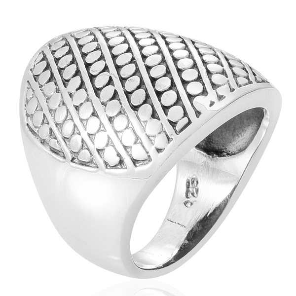 Thai Sterling Silver Ring, Silver wt 10.69 Gms.
