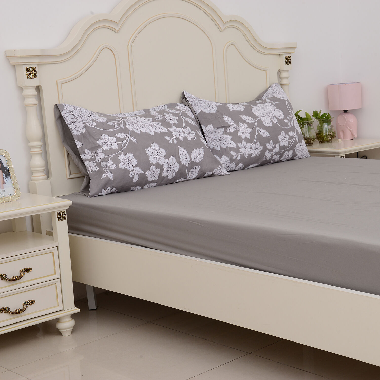 Grey Colour Microfibre Printed Fabric Duvet Cover with Floral Design (Size 200x200 Cm), Fitted Sheet (Size 190x140 Cm) and Grey Pillow Case (Size 75x50 Cm)