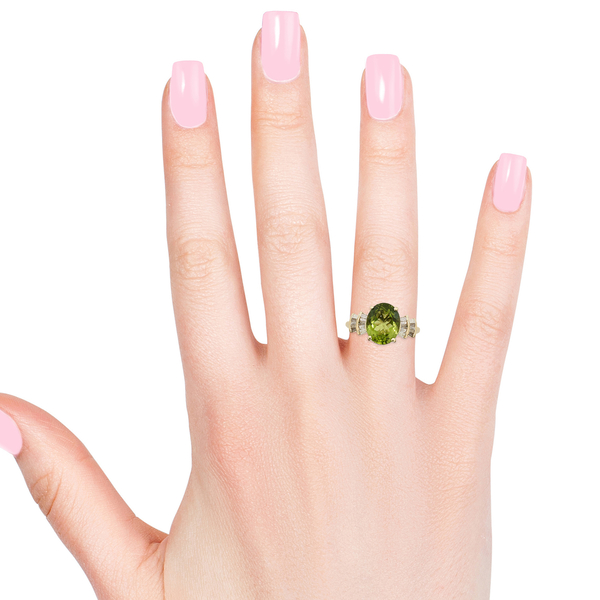 Collectors Edition - 9K Yellow Gold Extremely Rare Size AA Hebei  Peridot (Ovl), Diamond Ring 3.830 Ct.