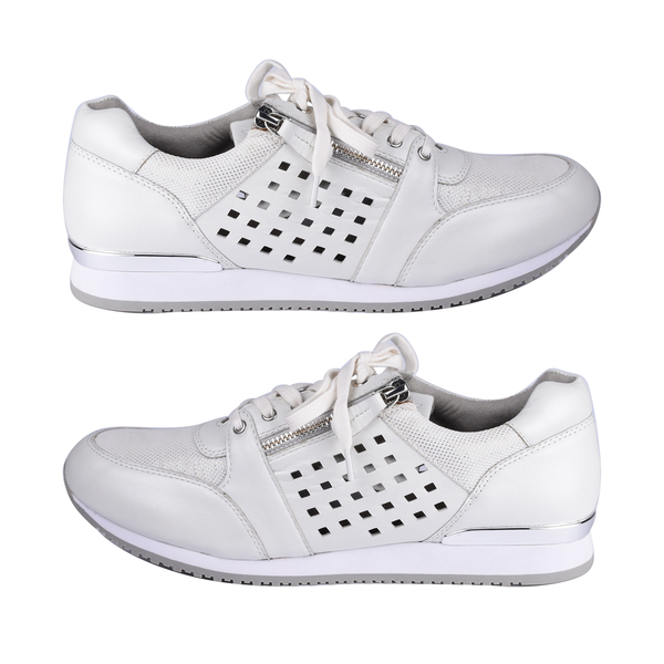 Caprice Sneakers in White (Size 7.5)