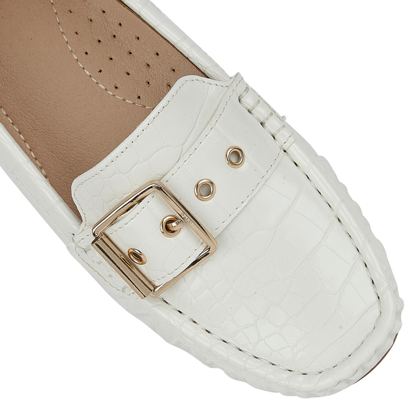 Lotus Cory Slip-On Loafers (Size 3) - White