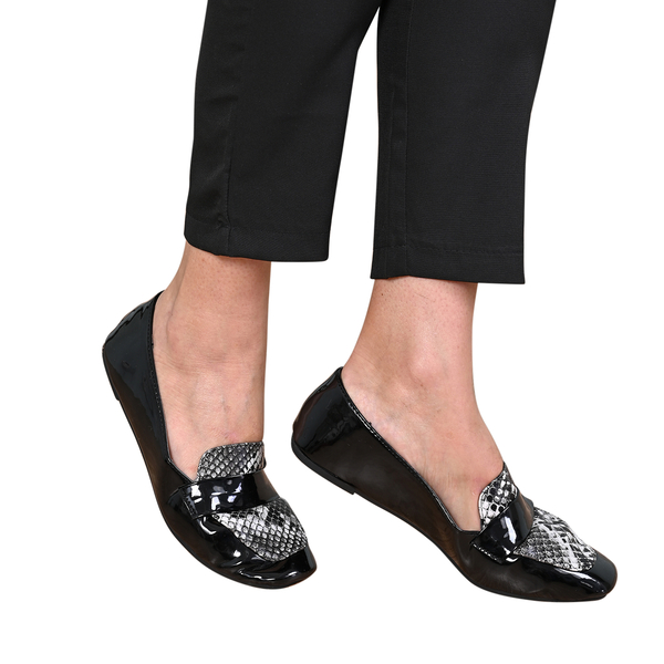 La Marey Snake Skin Pattern Loafer Shoes (Size 3) - Black