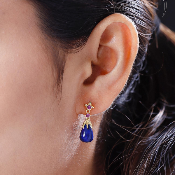 GP - Lapis Lazuli, Rhodolite Garnet and Kanchanaburi Blue Sapphire Dangling Earrings (With Push Back) in Vermeil Yellow Gold Overlay Sterling Silver 10.94 Ct.