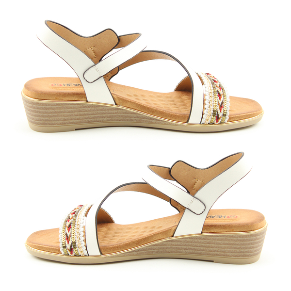Heavenly Feet Garnet White Ladies Wedge Sandals (Size 3)