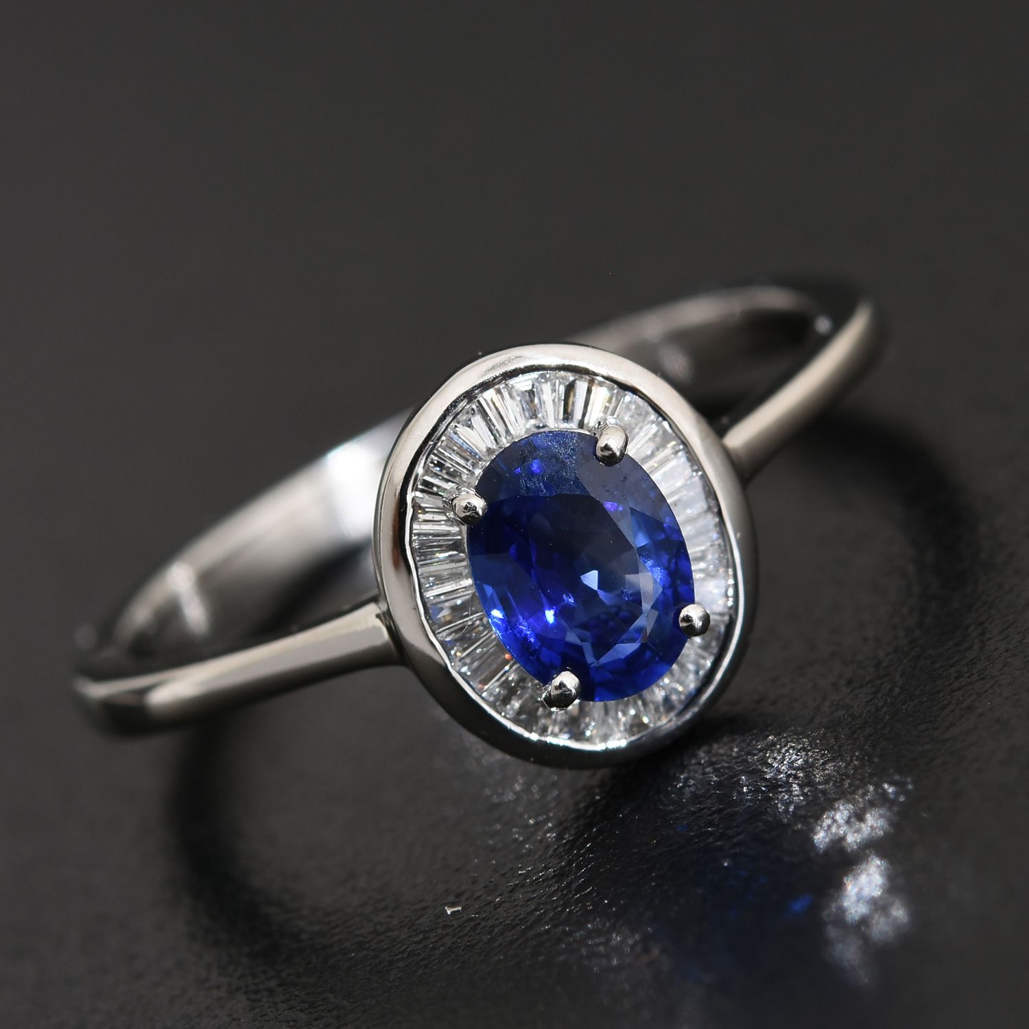 RHAPSODY 950 Platinum AAAA Ceylon Blue Sapphire (Ovl 1.02 Ct), Diamond (VS/E-F) Ring 1.250 Ct.