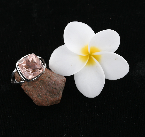 Royal Bali Collection Morganite Quartz (Cush) Solitaire Ring in Sterling Silver 7.853 Ct.