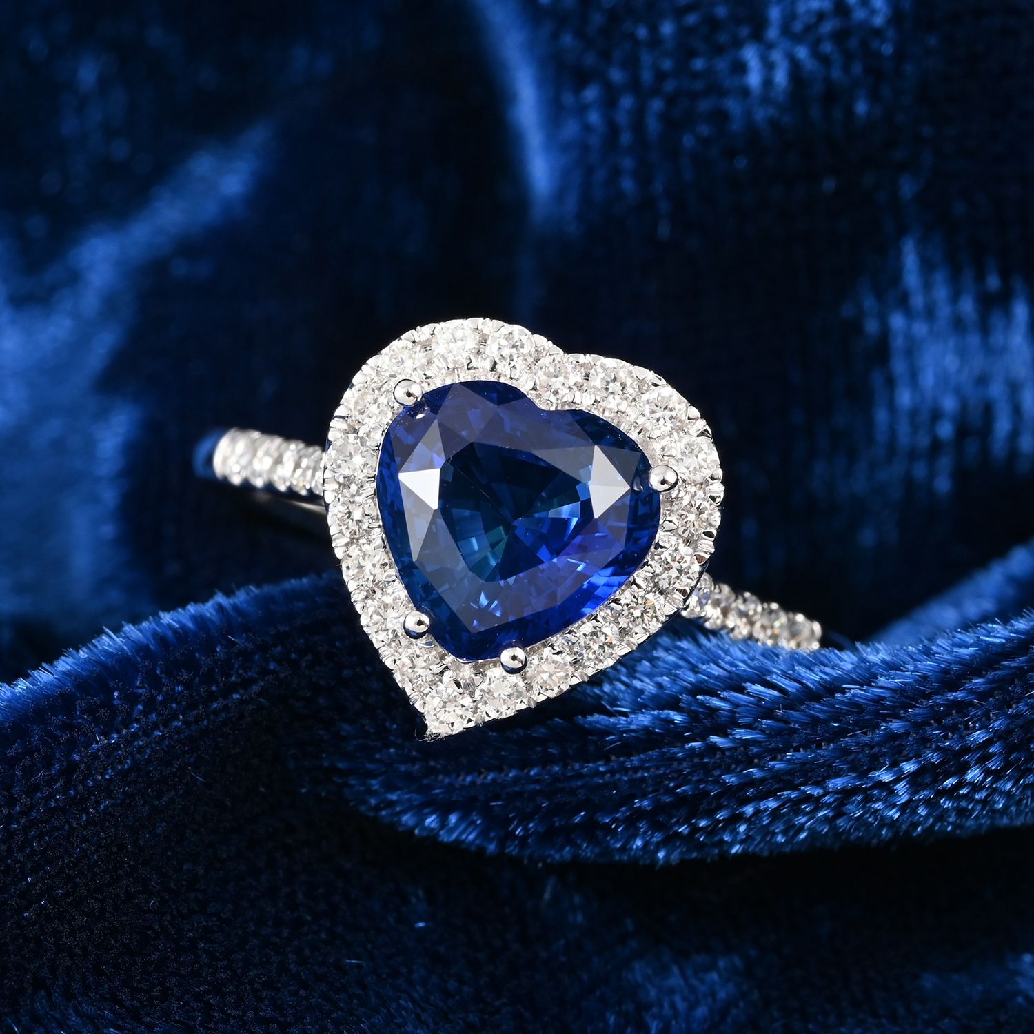 AGI Certified and Appraised ILIANA 18K White Gold AAA Ceylon Sapphire and Diamond SI GH Solitaire Ring 2.55 Ct, 3.2 grams