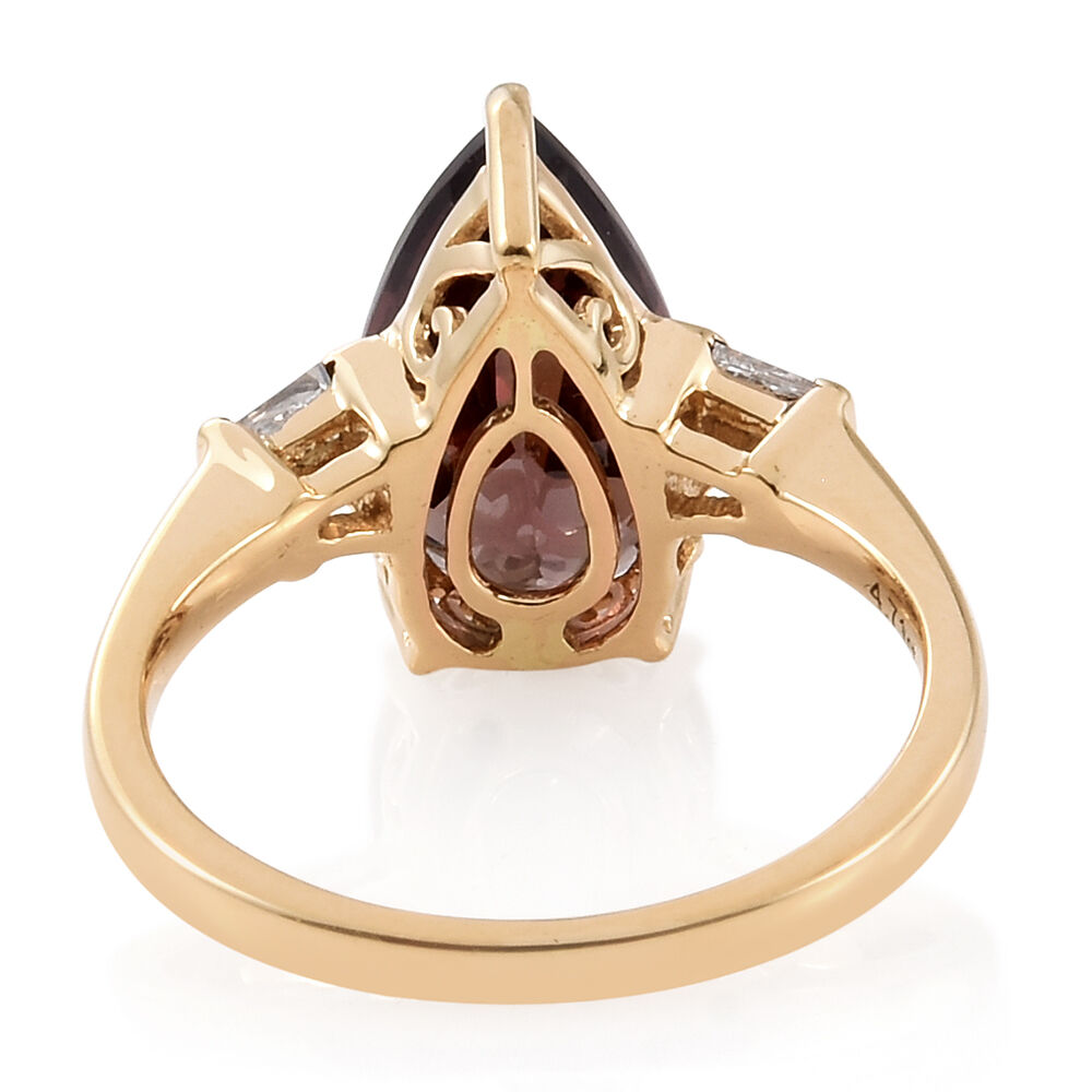 ILIANA 18K Y Gold Rare AAA Change Colour Garnet (Pear 4.75 Ct), Diamond (SI-G-H) Ring 5.000 Ct.