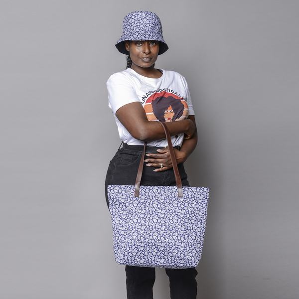 Navy and White Paisley Pattern Tote Bag with Zipper Closure (45x12x35cm) with FREE Matching Hat