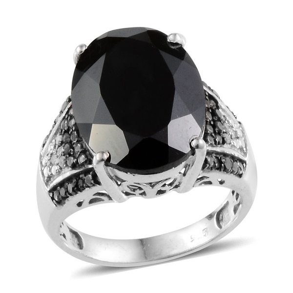 Boi Ploi Black Spinel (Ovl 10.25 Ct), Black Diamond and Diamond Ring in Platinum Overlay Sterling Si