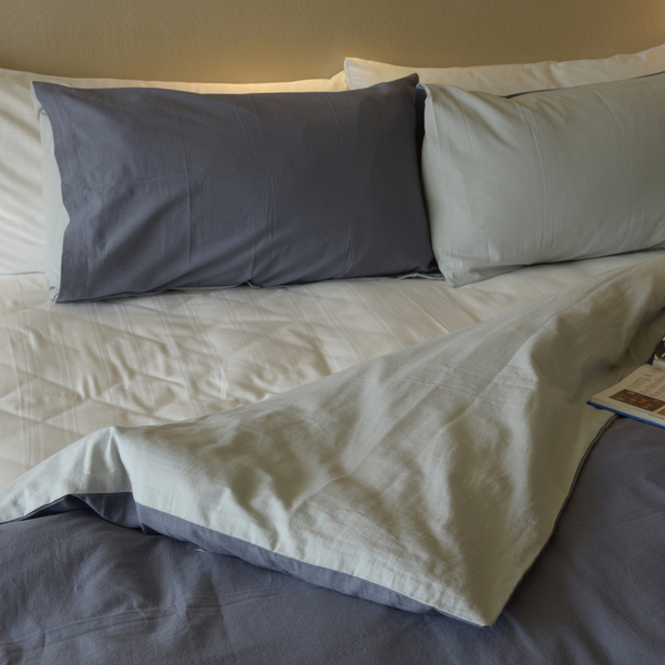100% Cotton Blue Colour Duvet Cover (Size 200x200 Cm) and 2 Pillow Case (Size 75x50 Cm)