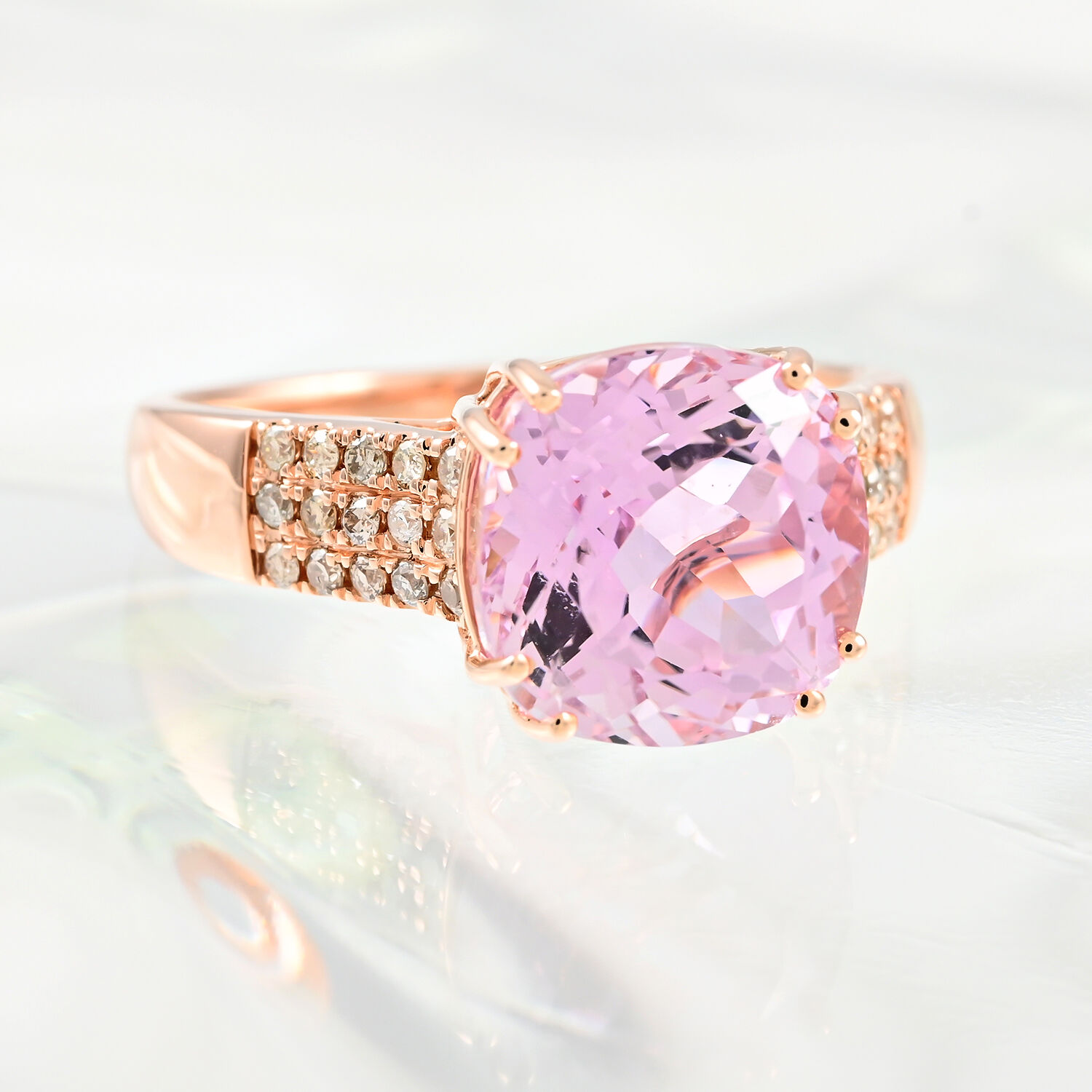 Certified and Appraised 14K Rose Gold AAA Martha Rocha Kunzite and Diamond I1 GH Classic Solitaire Ring Gold 3.45 grams, 5.70 Ct