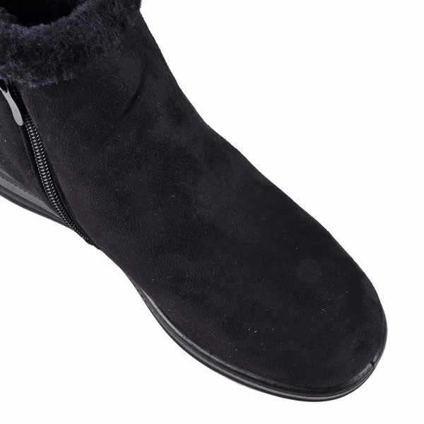 Super Find- Suedette Warm Lined Ankle Boots with Button Details Black 