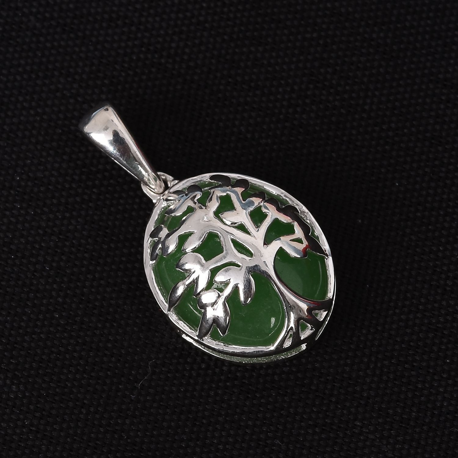 Green Jade (Ovl) Tree of Life Pendant in Sterling Silver 6.000 Ct.