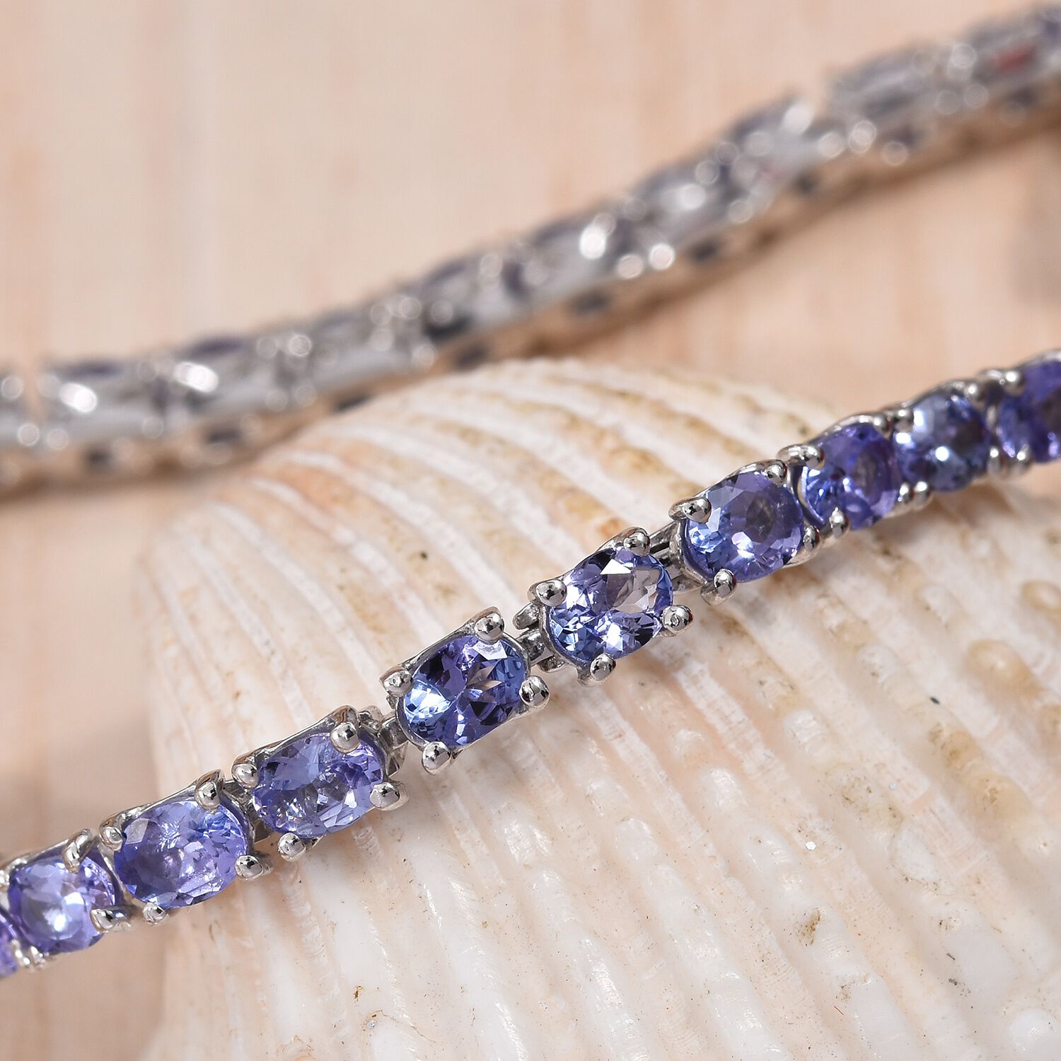 Tanzanite (Ovl) Tennis Bracelet (Size 8) in Platinum Overlay Sterling Silver 7.00 Ct, Silver wt 8.00 Gms
