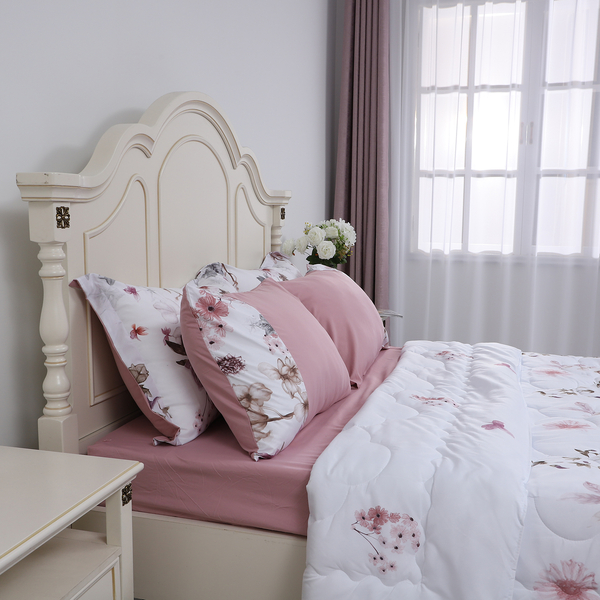 6 Piece Set - Floral Pattern Comforter (220x225cm), Fitted Sheet (150x200+30cm), 2 Pillow Case and 2 Envelope Pillow Case - White & Dusty Pink