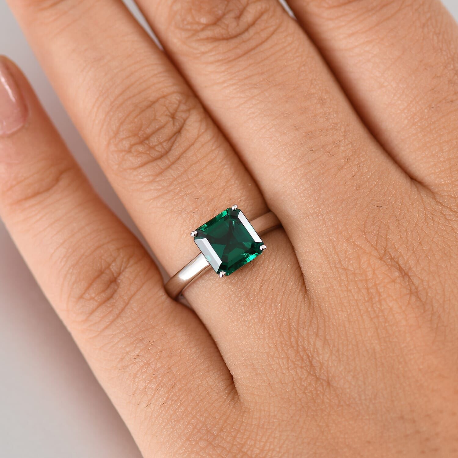 10K White Gold AAA Lab Grown Emerald Solitaire Ring, Gold Wt.3.34 Gms  2.195  Ct.
