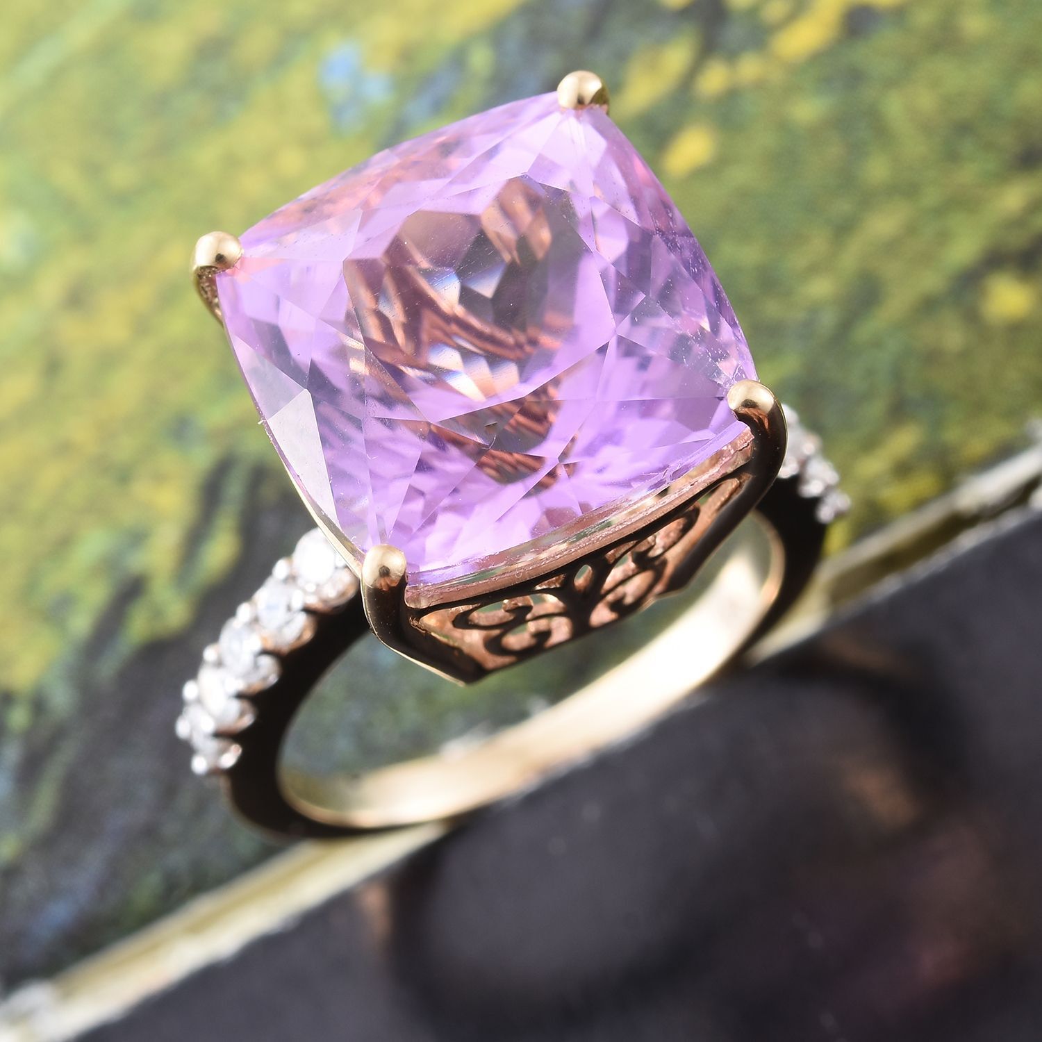 ILIANA 18K Yellow Gold AAA Kunzite (Cush), Diamond (SI-G-H) Ring 15.250 Ct.