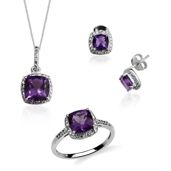 Uruguay Amethyst (Cush), Diamond Ring, Stud Earrings (with Push Back) and Pendant With Chain in Plat