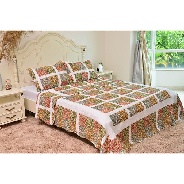 Red, Green, Blue and Multi Colour Floral Printed White Colour Quilt (Size 250X220 Cm) with 2 Shams (