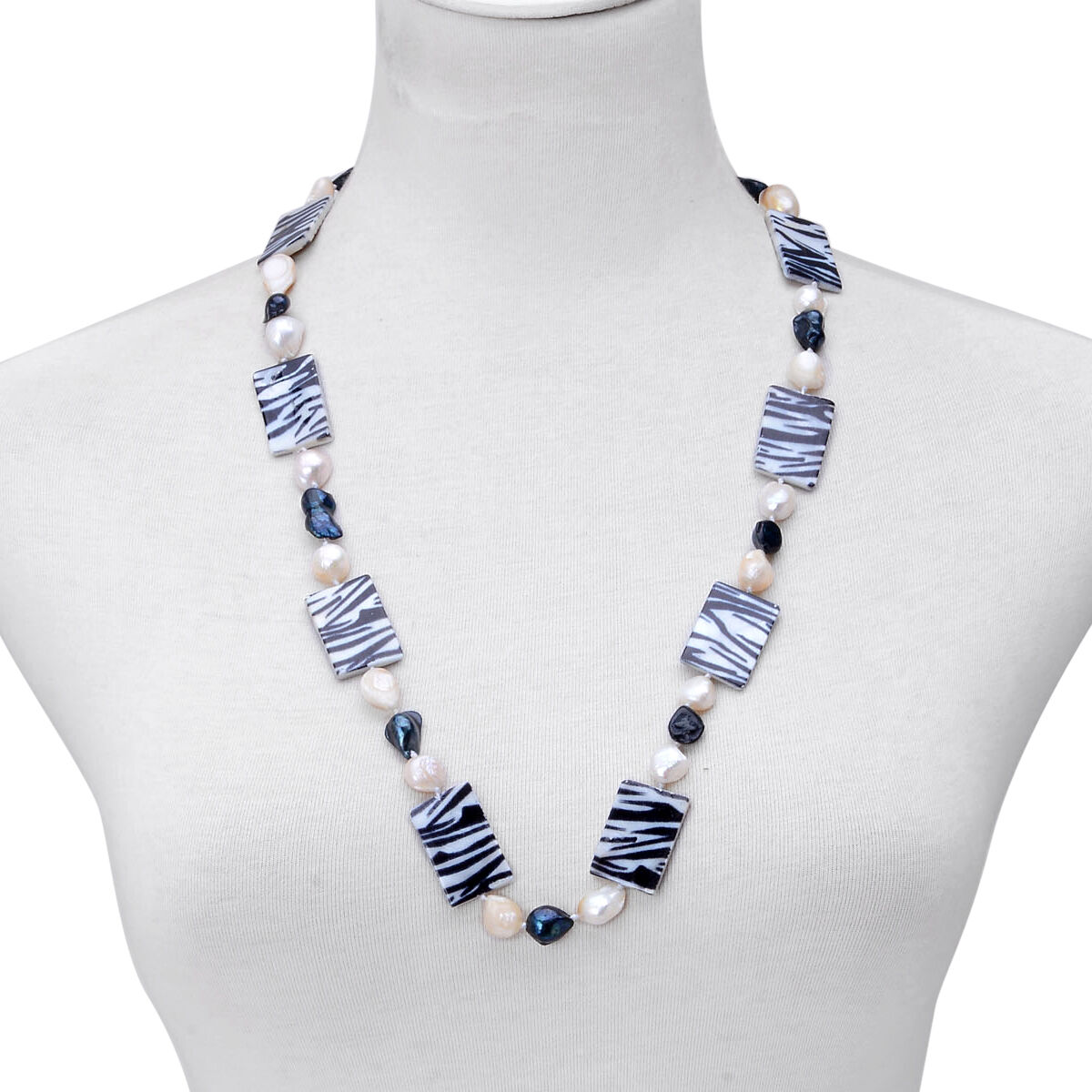 White and Dyed Peacock Baroque Pearl, Dyed Shell Necklace (Size 28)  300.000 Ct.