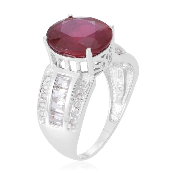 African Ruby (Ovl 6.50 Ct), White Topaz Ring in Rhodium Plated Sterling Silver 7.600 Ct.
