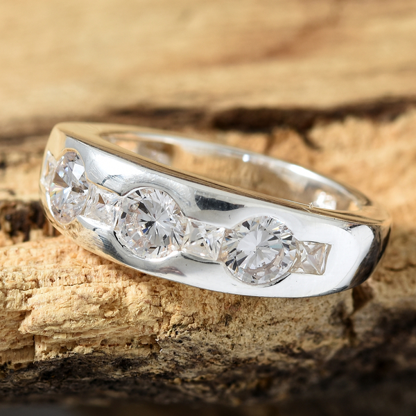 ELANZA Simulated Diamond (Rnd) Ring in Sterling Silver .