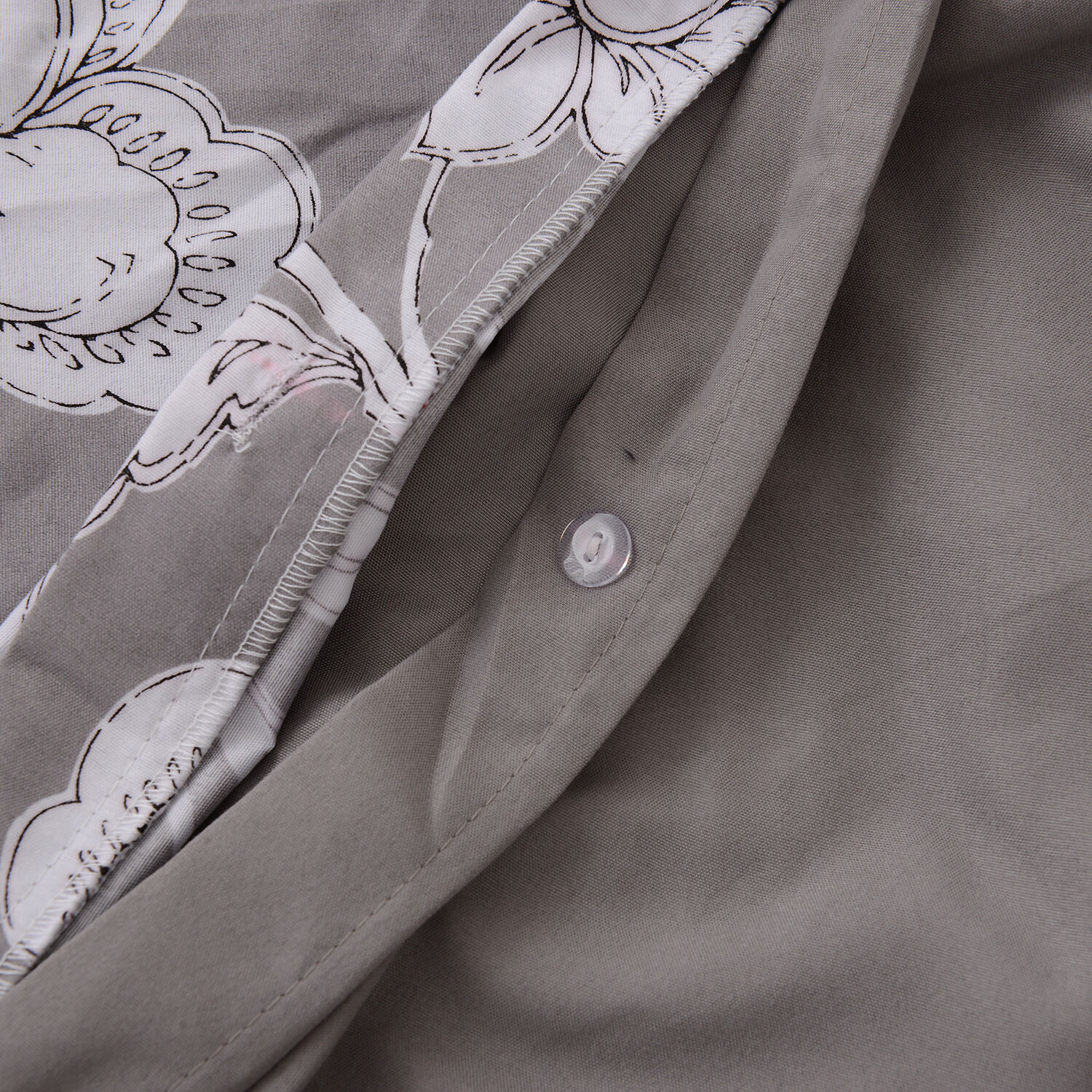 Grey Colour Microfibre Printed Fabric Duvet Cover with Floral Design (Size 200x200 Cm), Fitted Sheet (Size 190x140 Cm) and Grey Pillow Case (Size 75x50 Cm)