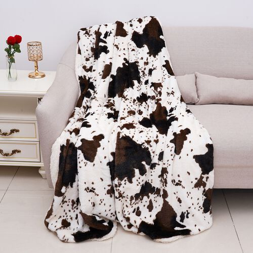 Supersoft Faux Fur Sherpa Blanket with Cow Pattern Size 150x200 cm in