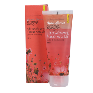 Blossom Kochhar Aroma Magic Strawberry Face Wash - 100ml