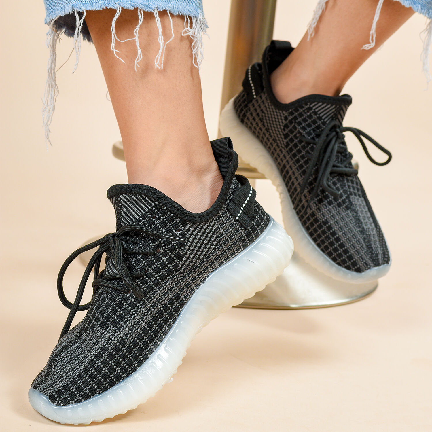 trainers size 6 black