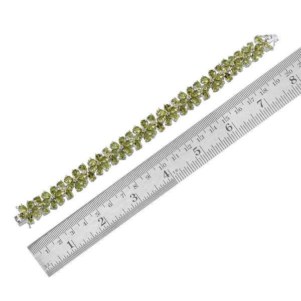 Hebei Peridot (Pear), White Topaz Floral Bracelet (Size 7) in Platinum Overlay Sterling Silver 40.400 Ct.