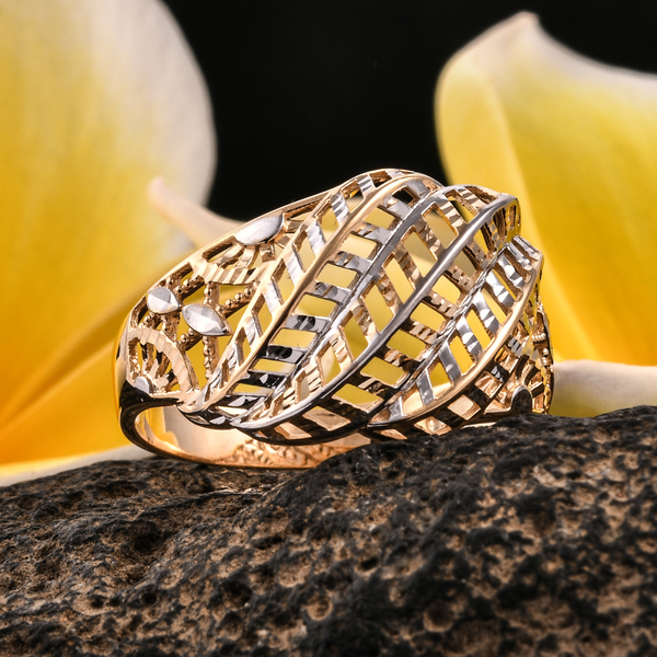 Royal Bali Collection 9K Yellow and White Gold Diamond Cut Leaf Ring. Gold Wt 2.61 Gms