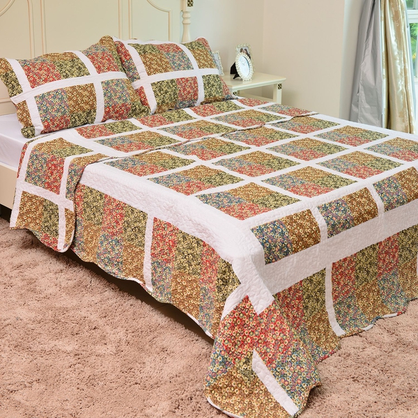 Red, Green, Blue and Multi Colour Floral Printed White Colour Quilt (Size 250X220 Cm) with 2 Shams (Size 70X50 Cm)