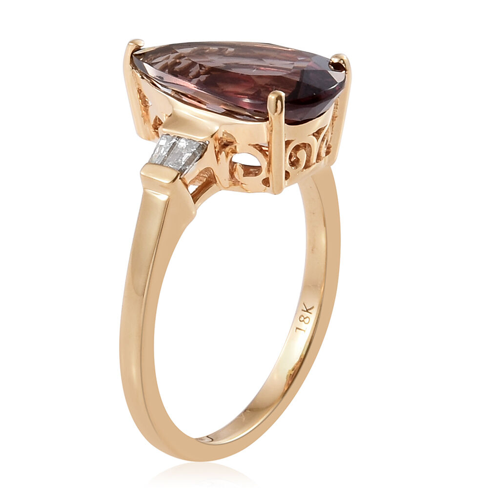 ILIANA 18K Y Gold Rare AAA Change Colour Garnet (Pear 4.75 Ct), Diamond (SI-G-H) Ring 5.000 Ct.