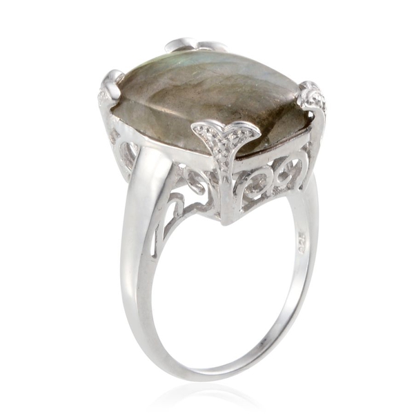 Labradorite (Cush) Ring in Platinum Overlay Sterling Silver 15.000 Ct.